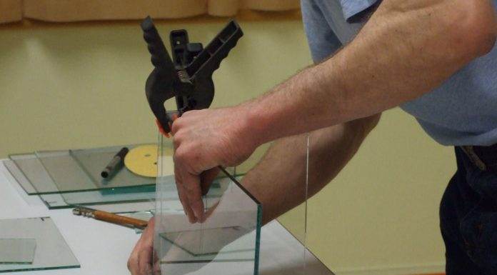 Fabriquer son aquarium en verre collé